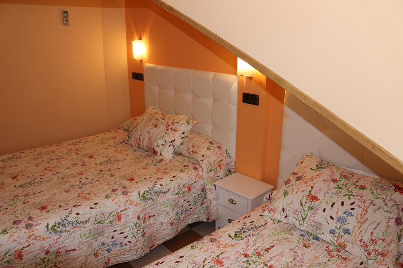 Hostal Don Jaime II Segovia Exterior photo