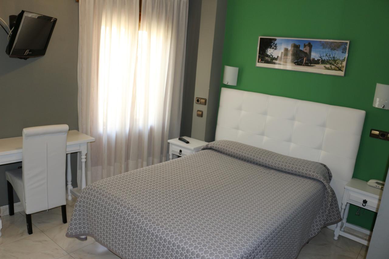 Hostal Don Jaime II Segovia Exterior photo