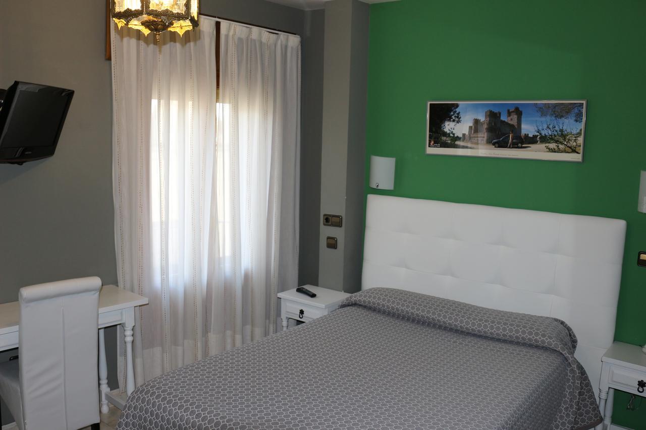 Hostal Don Jaime II Segovia Exterior photo