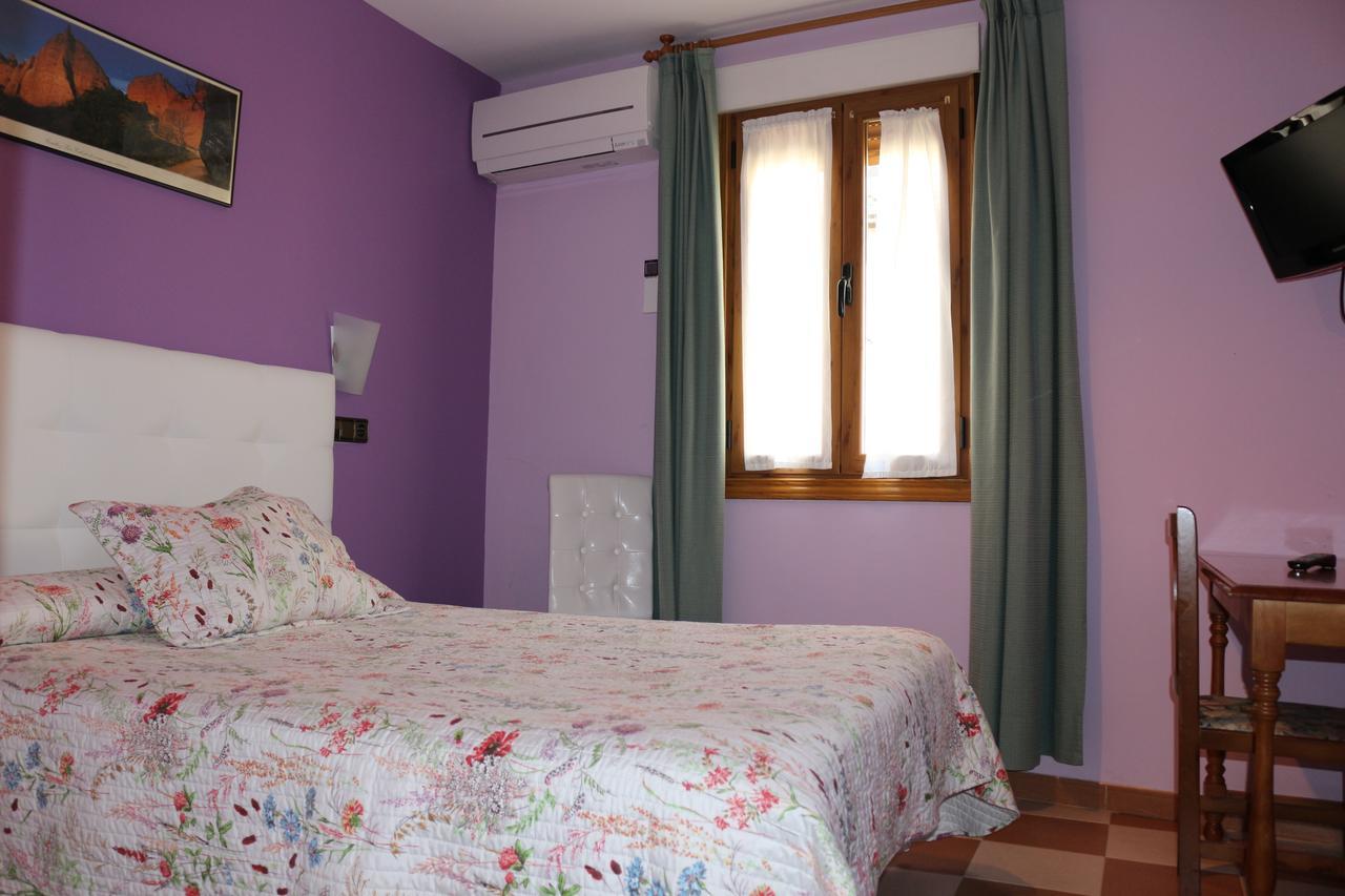 Hostal Don Jaime II Segovia Exterior photo